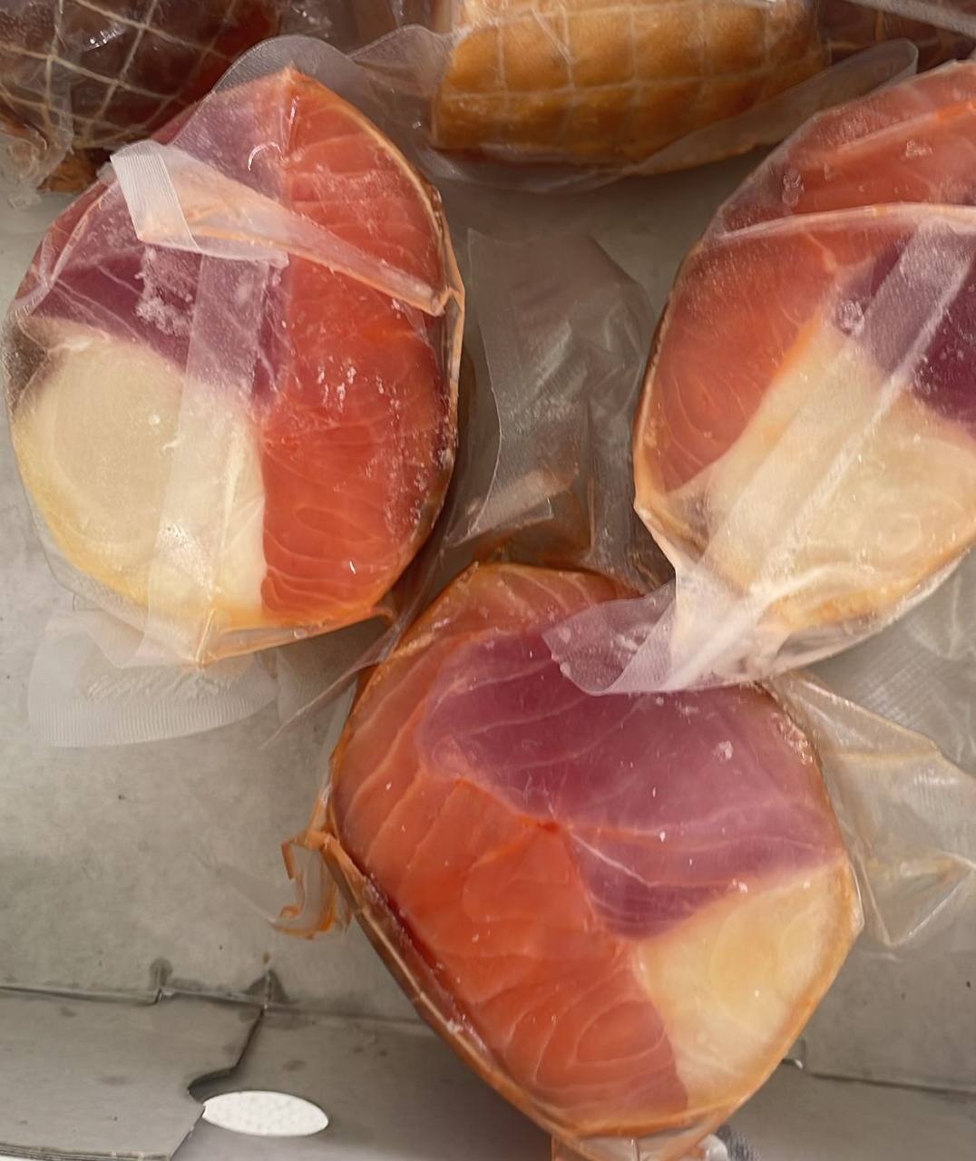 Roll of 3 cold smoked fish (salmon, tuna, butterfish)