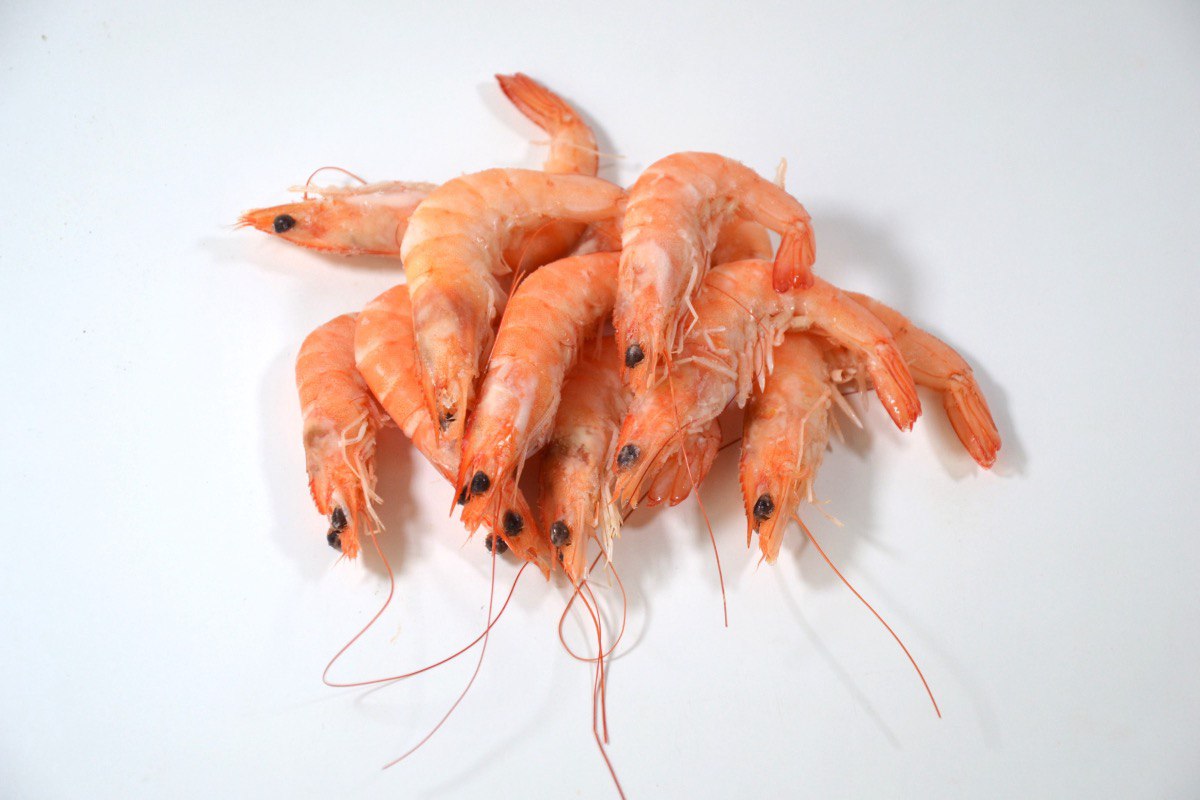 Boiled tiger shrimp with head